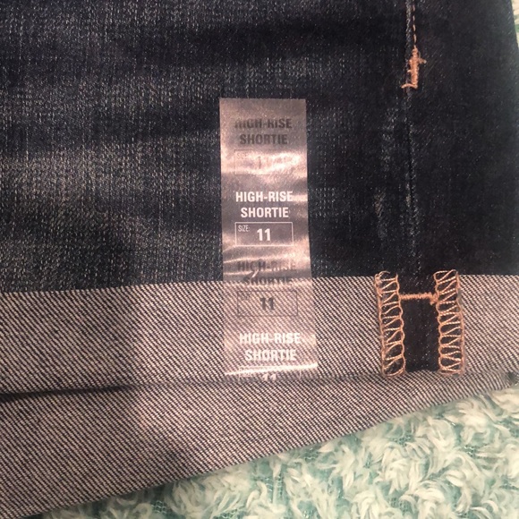 So Jean Shorts - Picture 2 of 4